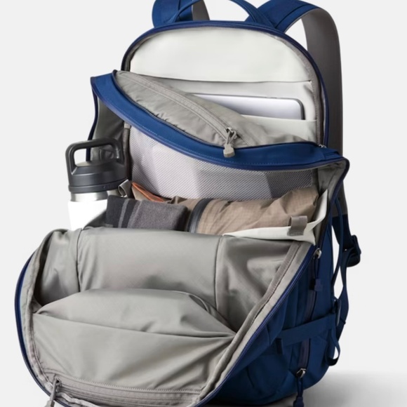 YETI NEW WITH TAGS CROSSROADS® 27L BACKPACK - Picture 7 of 12